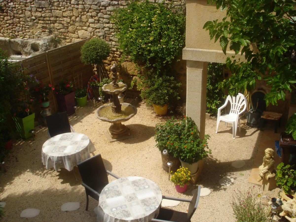 Locastillon Exterior photo